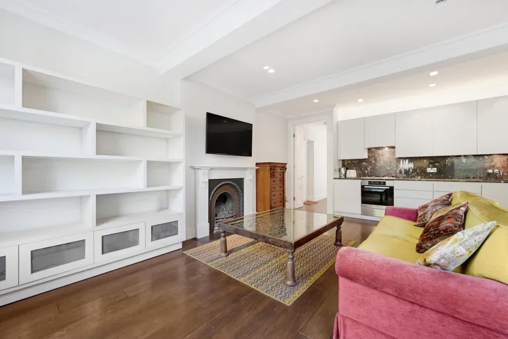 Flat Onslow Square in Greater London