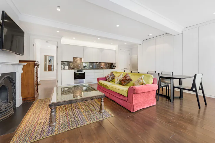Flat Onslow Square in Greater London
