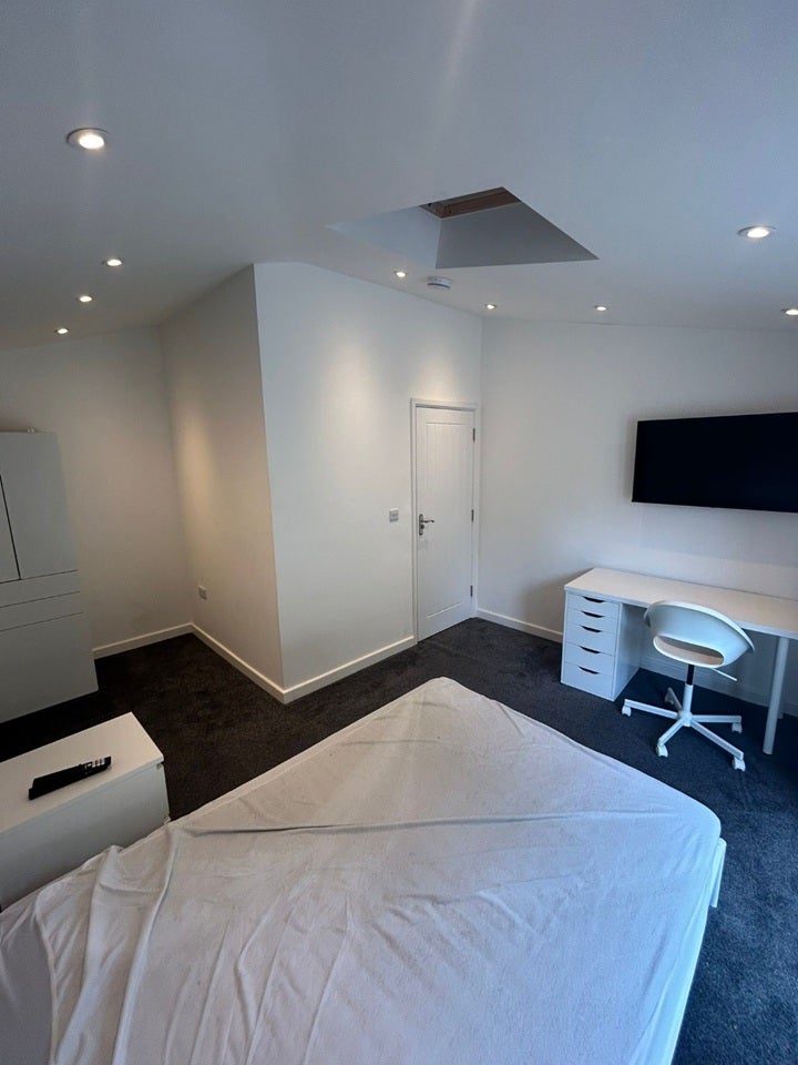 Room Roycroft Road in Bristol