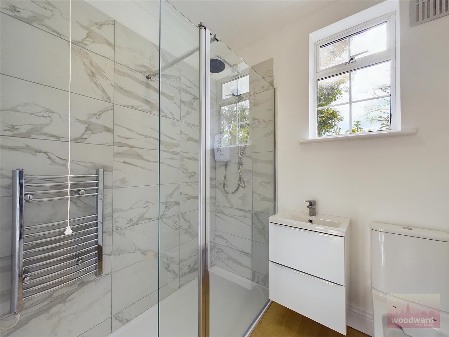 Flat Ashbourne Avenue in Greater London
