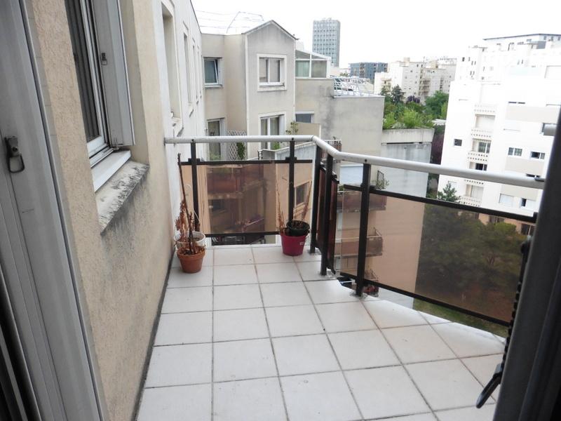 Flat Rue Maryse Bastié in Lyon