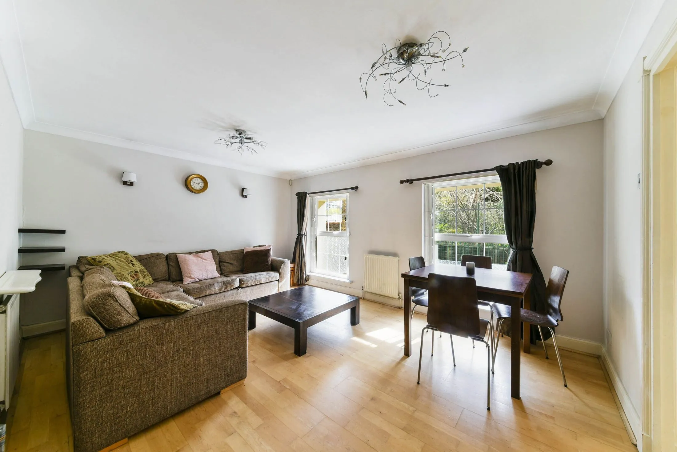Flat Ensign Street in Greater London