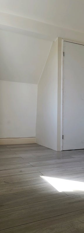 Room High Road Leytonstone in Greater London