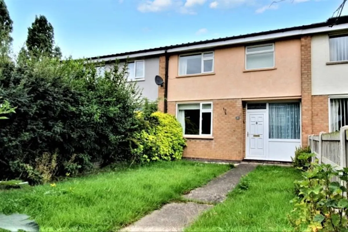 House Hobart Way in Chester