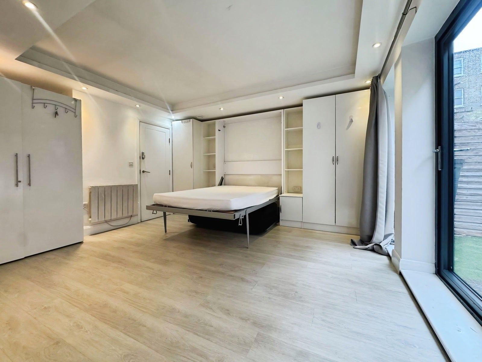 Room Delorme Street in Greater London