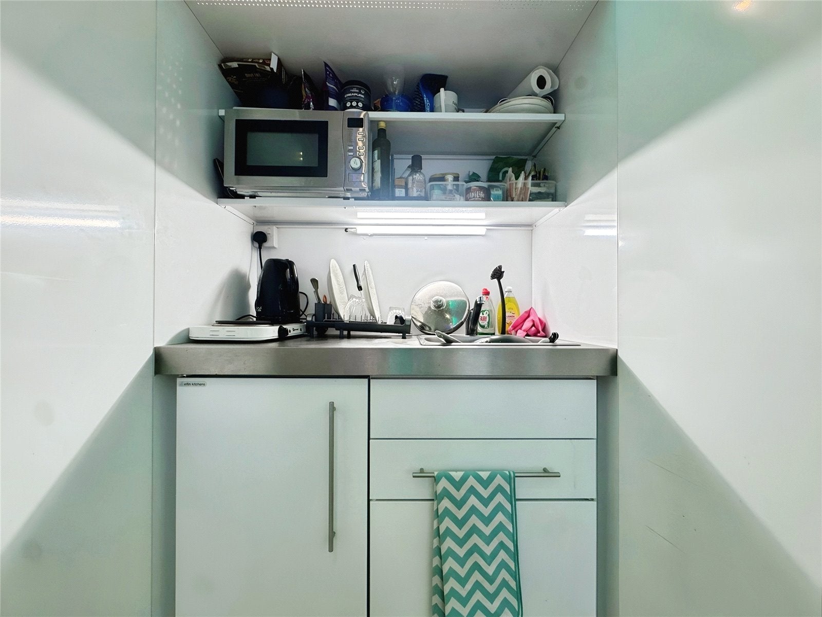 Room Delorme Street in Greater London