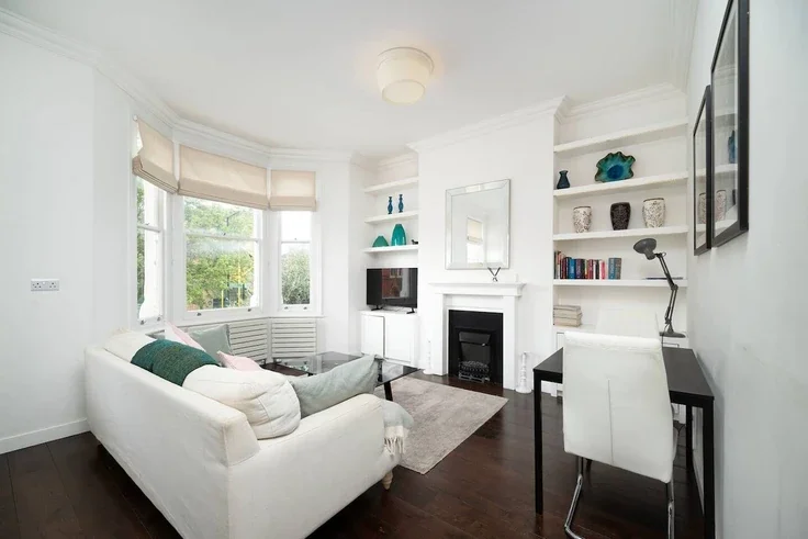 Flat Saltram Crescent in City of Westminster
