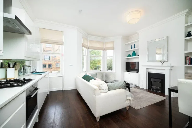 Flat Saltram Crescent in City of Westminster