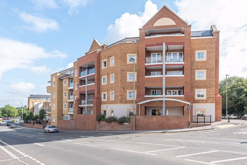 Flat Woolsack Way in Waverley