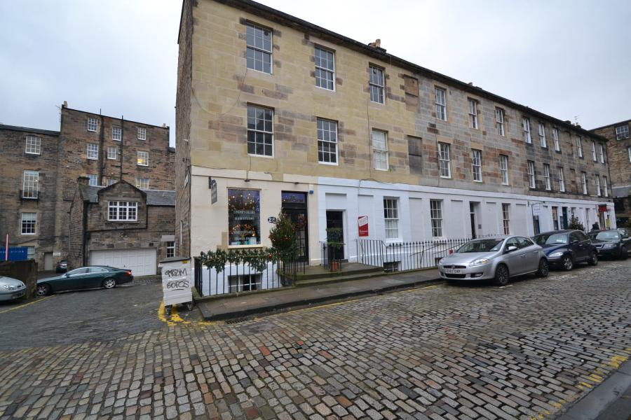 Flat William Street in City of Edinburgh