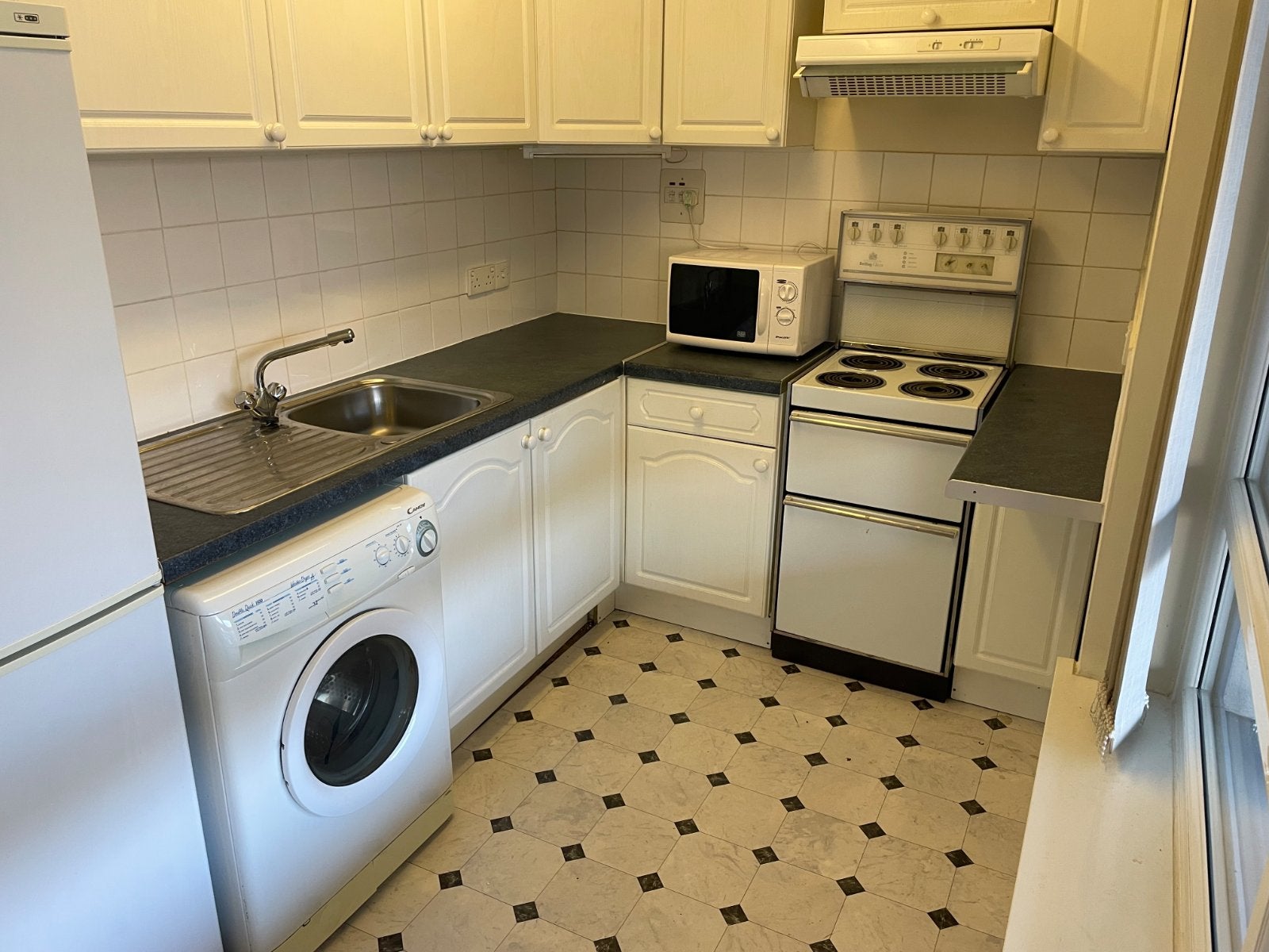 Flat Ingledew Court in Leeds