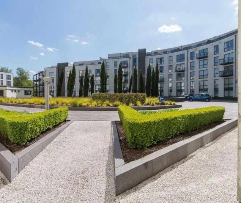 Flat Edgbaston Crescent in Birmingham