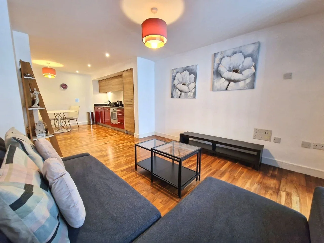 Flat Edgbaston Crescent in Birmingham