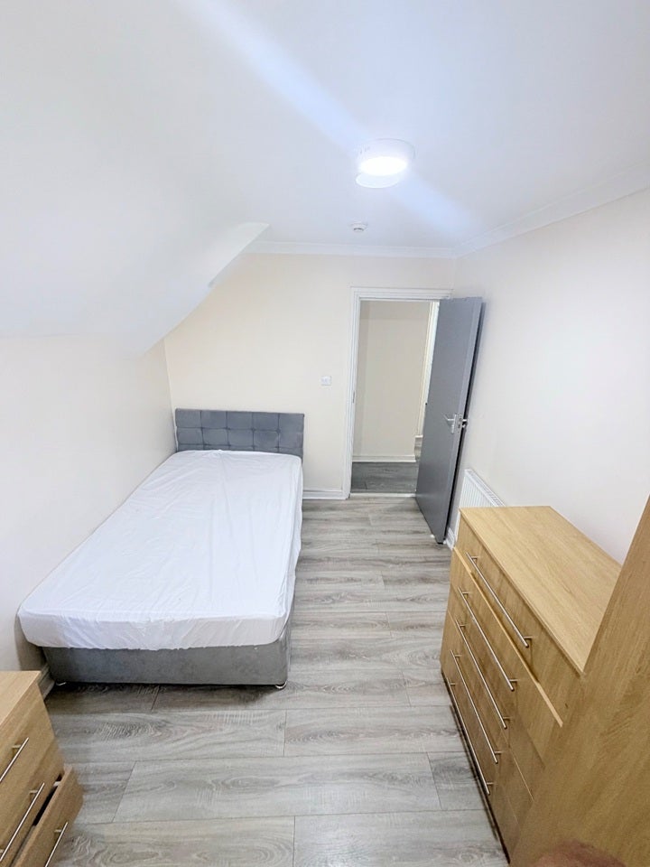 Flat Whitchurch Road in Cardiff