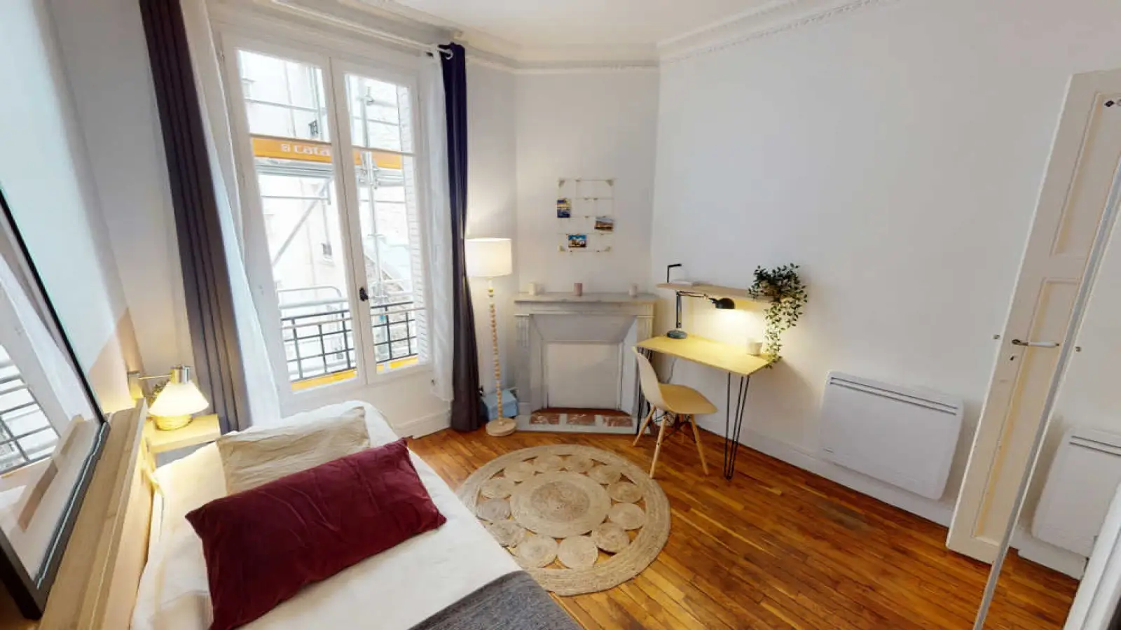 Flat Rue de l'Université in Paris