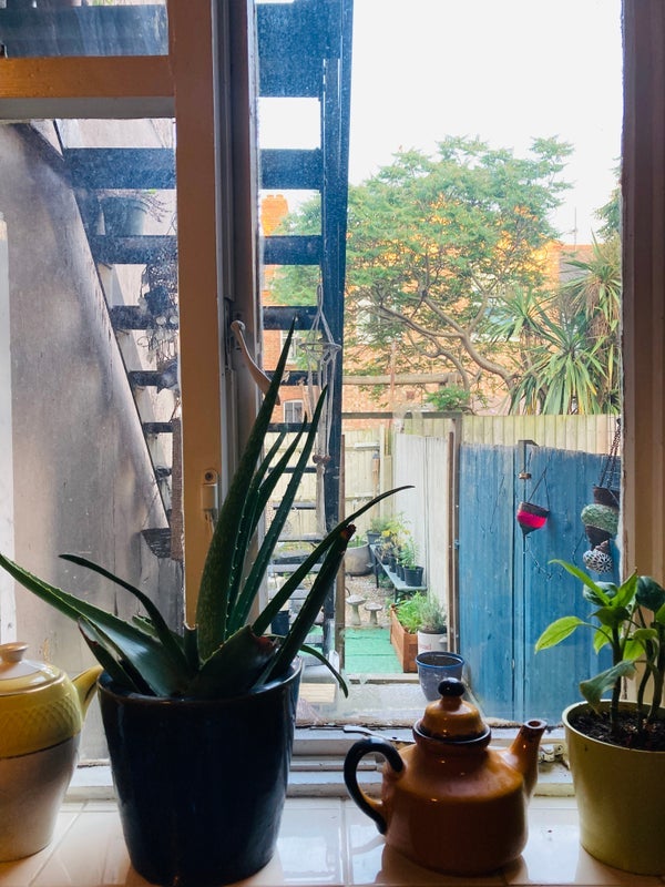 Flat Gladstone Avenue in Greater London