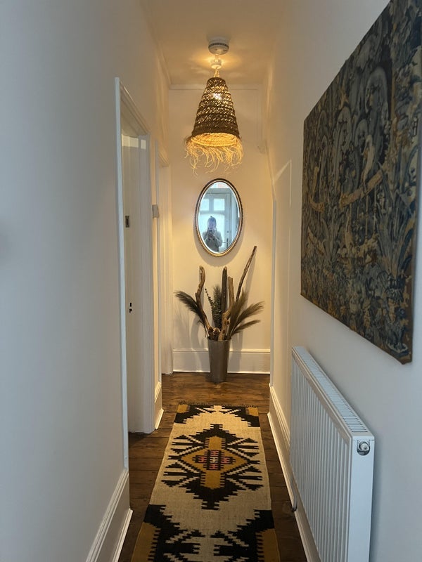 Flat Gladstone Avenue in Greater London