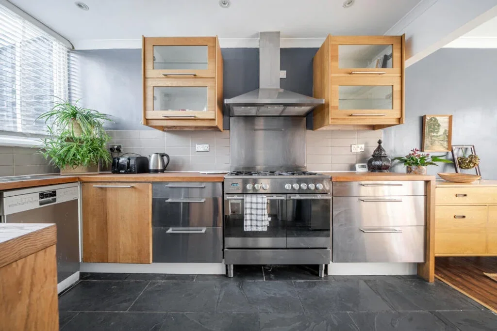 House Hilversum Crescent in Greater London