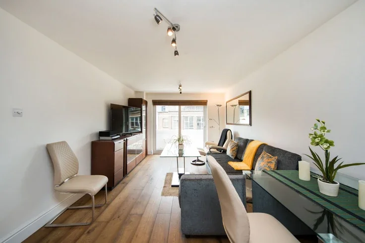 Flat Gresse Street in City of Westminster