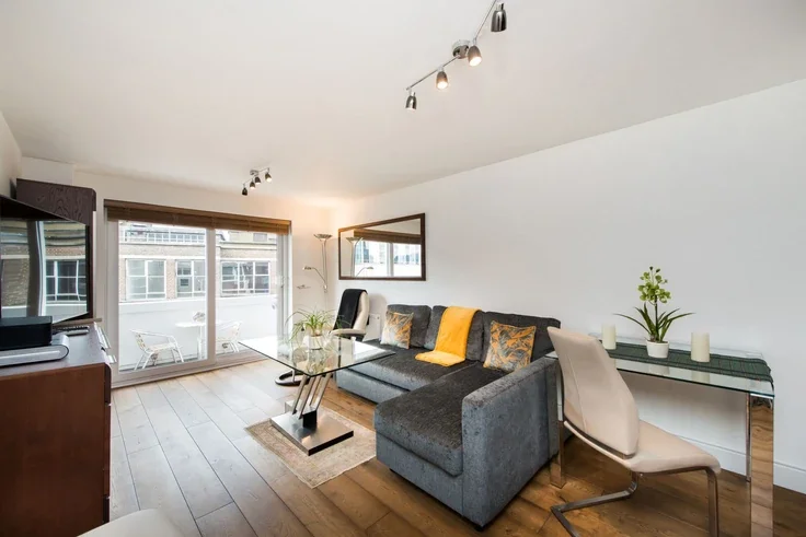 Flat Gresse Street in City of Westminster
