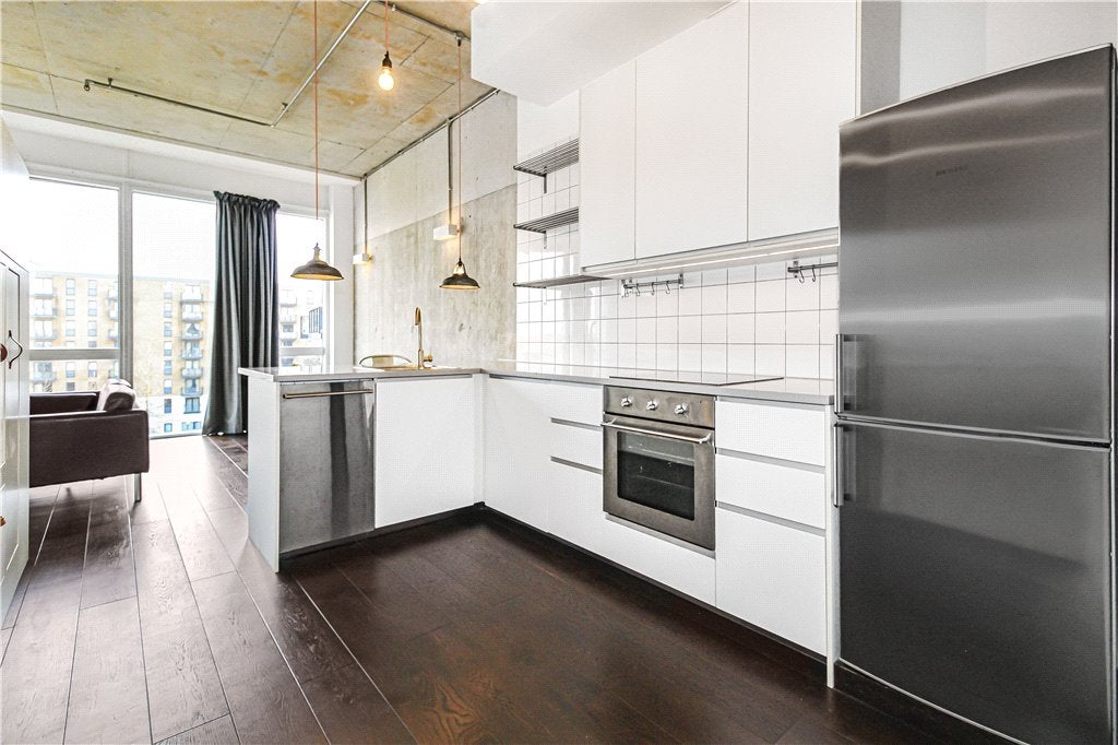 Flat Brickfield Road in Greater London