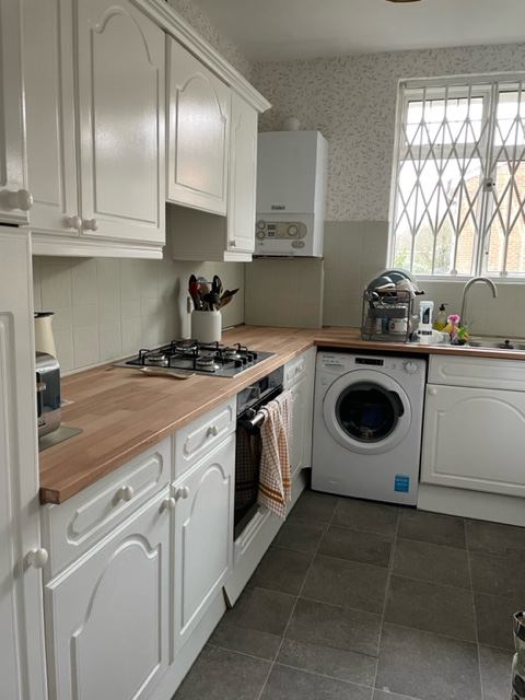 Room Pembroke Road in Greater London