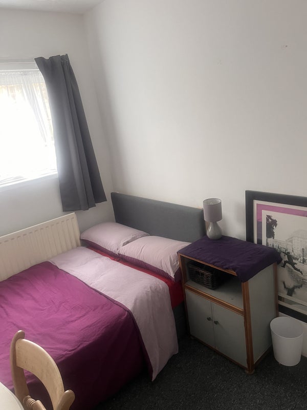 Room Dee Street in Greater London
