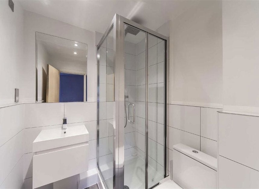 Flat Newton Street in Greater London