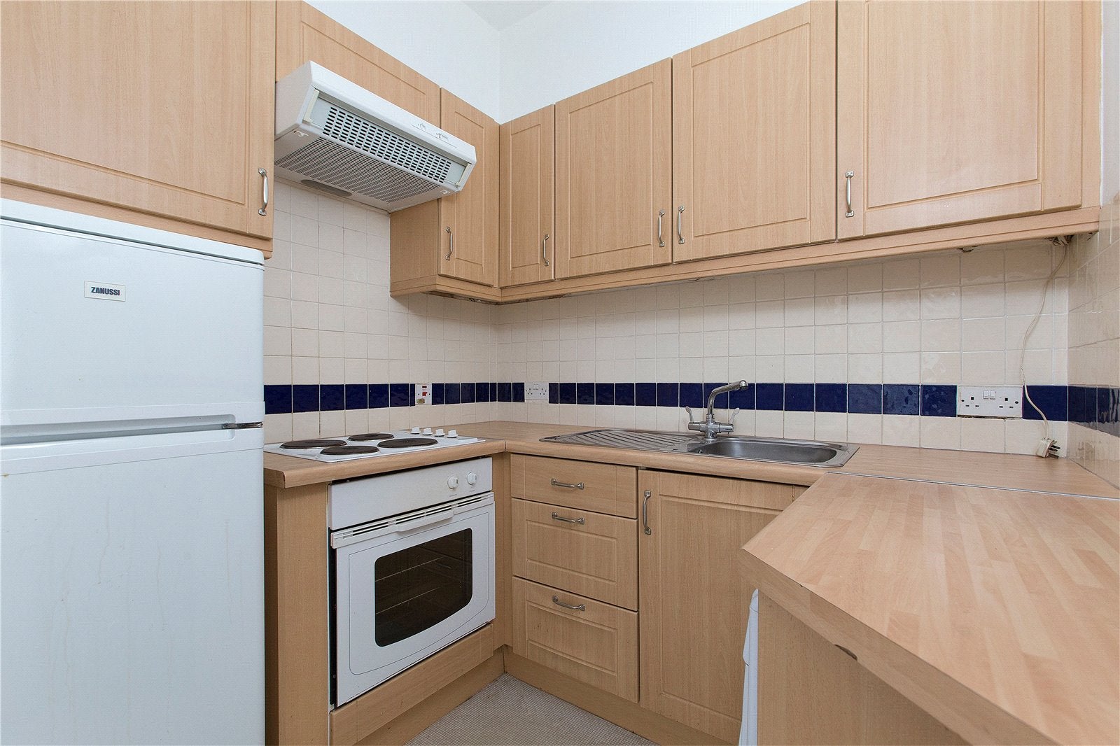 Flat Piersfield Grove in City of Edinburgh