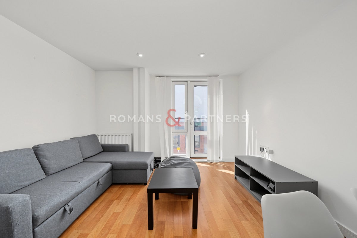 Flat Perry Vale in Greater London