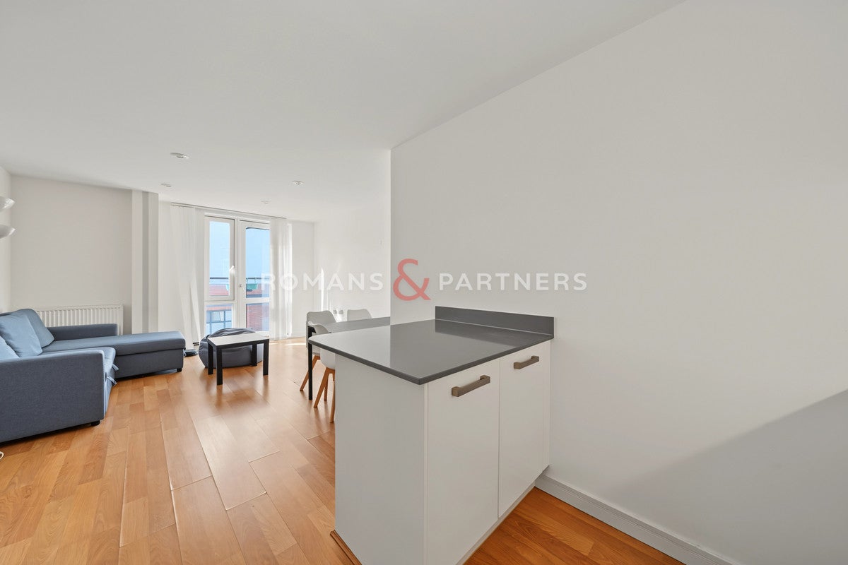 Flat Perry Vale in Greater London