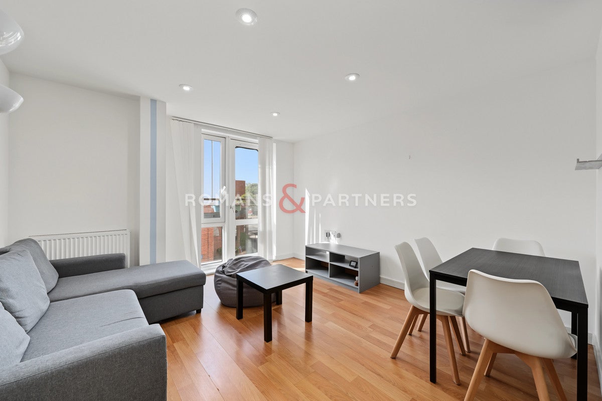 Flat Perry Vale in Greater London
