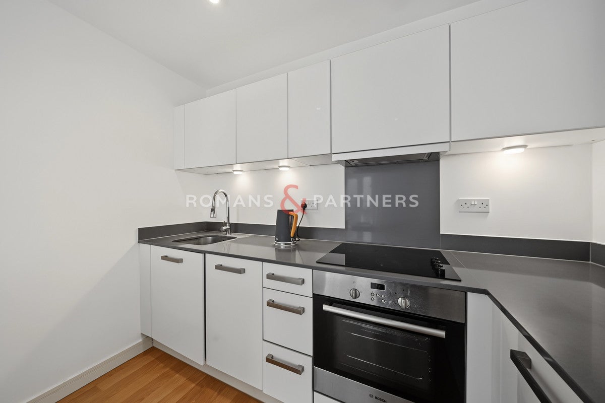 Flat Perry Vale in Greater London