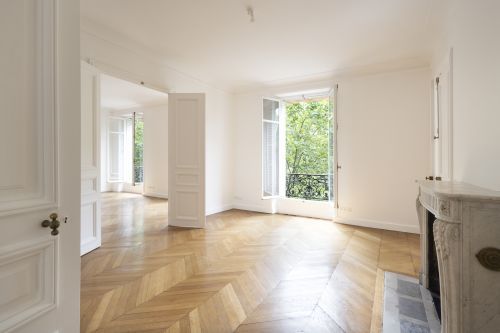 Flat Boulevard de Courcelles in Paris