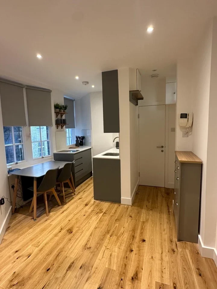 Flat Tavistock Place in Greater London