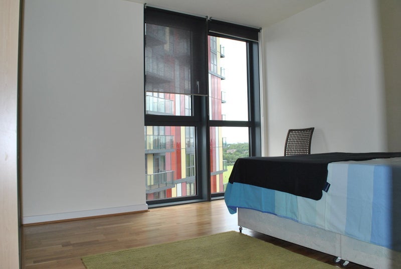 Room Jarrow Way in Greater London