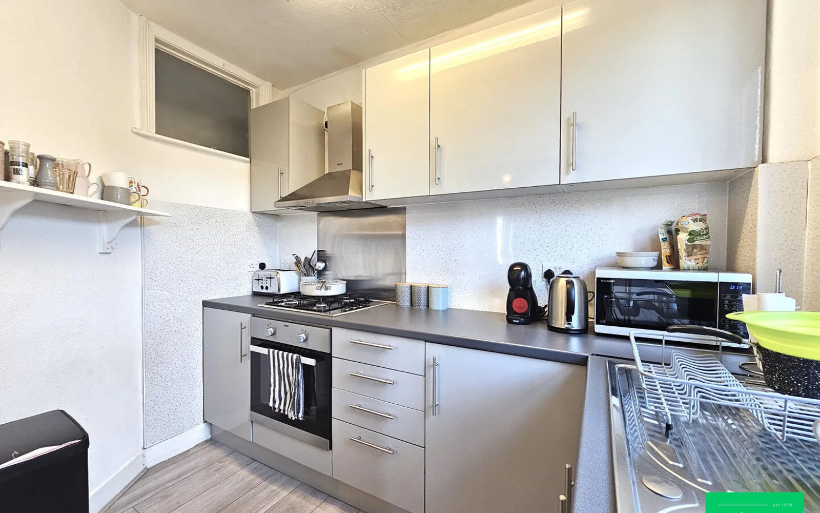 Flat Kitchener Road in Greater London