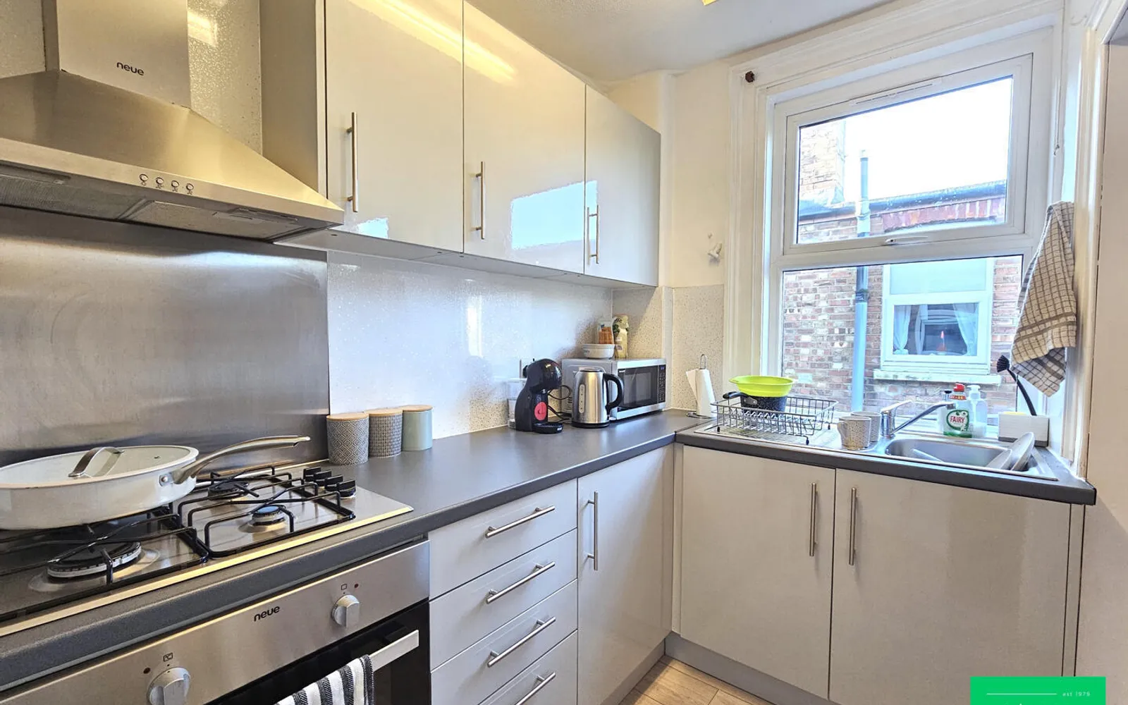 Flat Kitchener Road in Greater London
