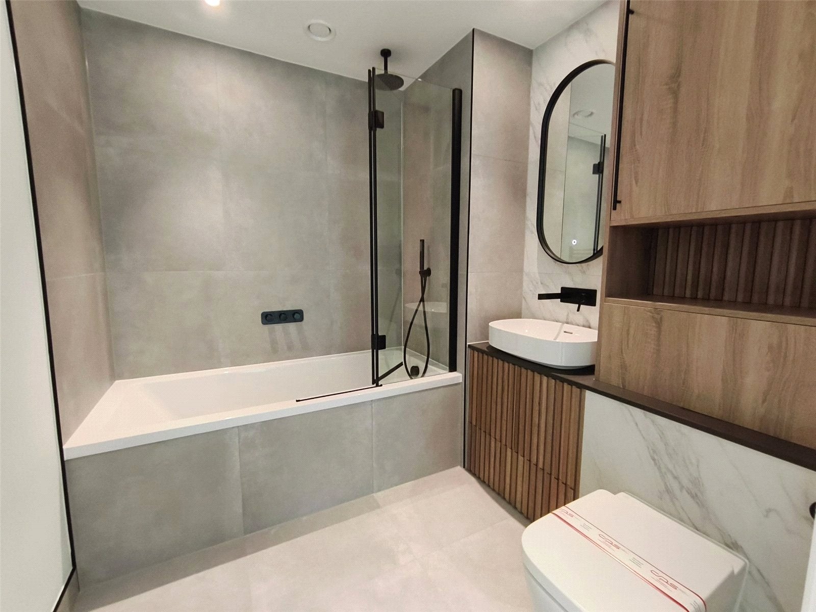 Flat Laura Place in Greater London