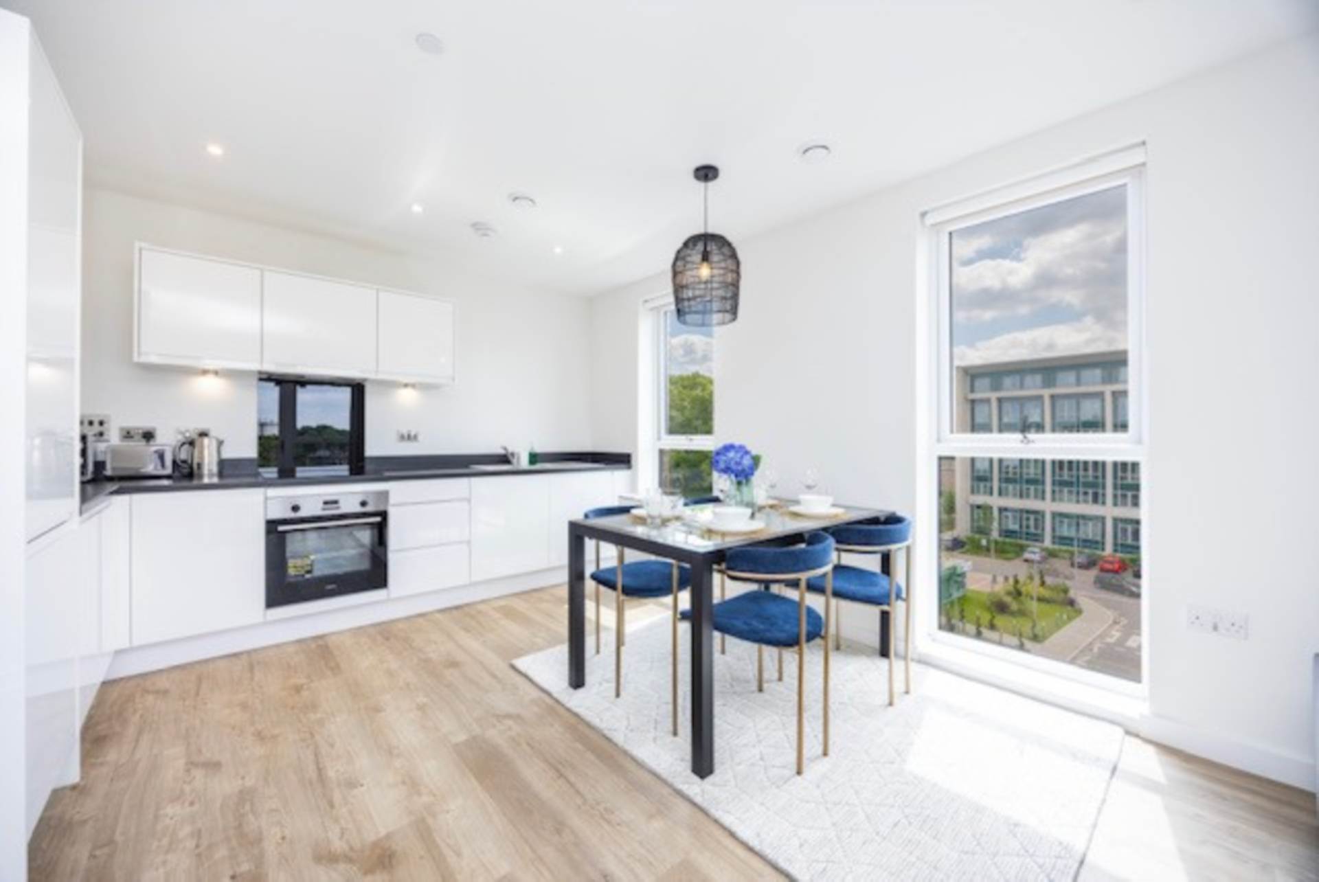 Flat Peregrine Drive in Brentwood
