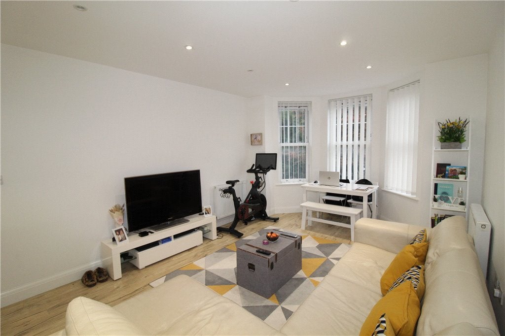 Flat South Park Hill Road in Greater London