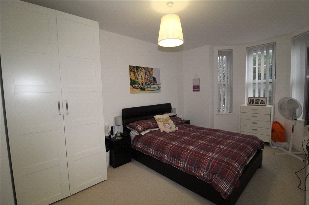 Flat South Park Hill Road in Greater London