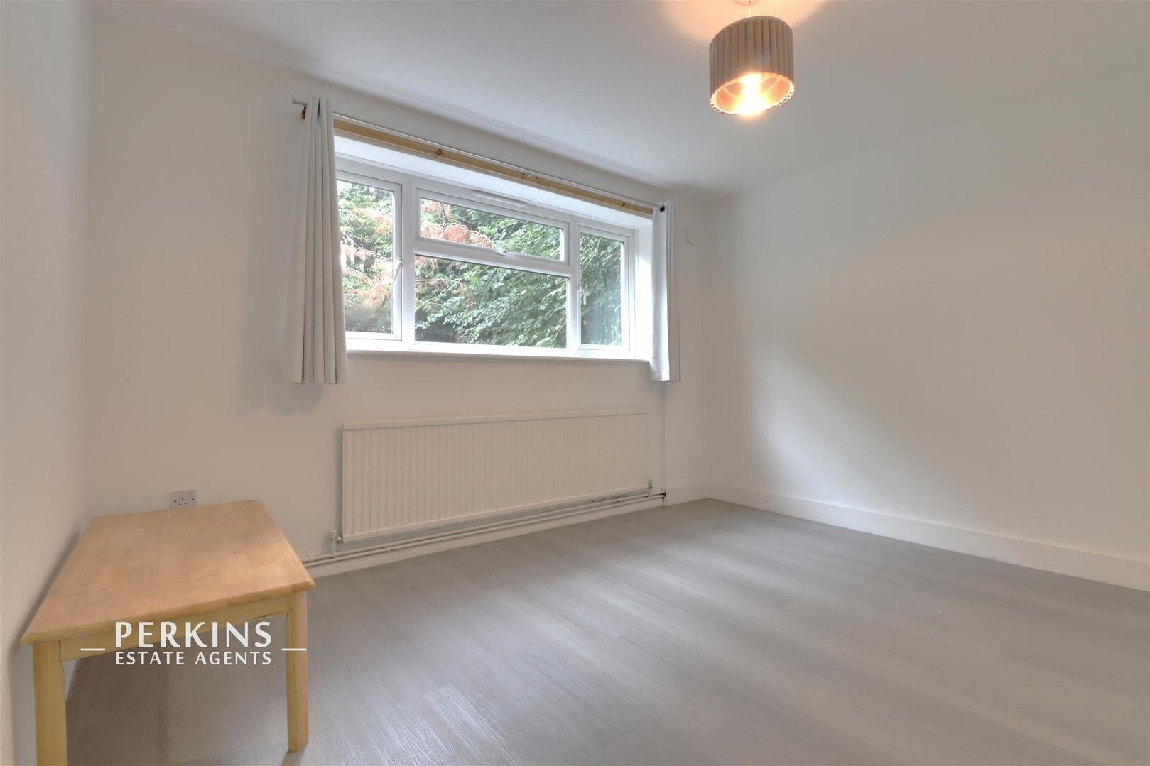 Flat Hazelmere Walk in Greater London