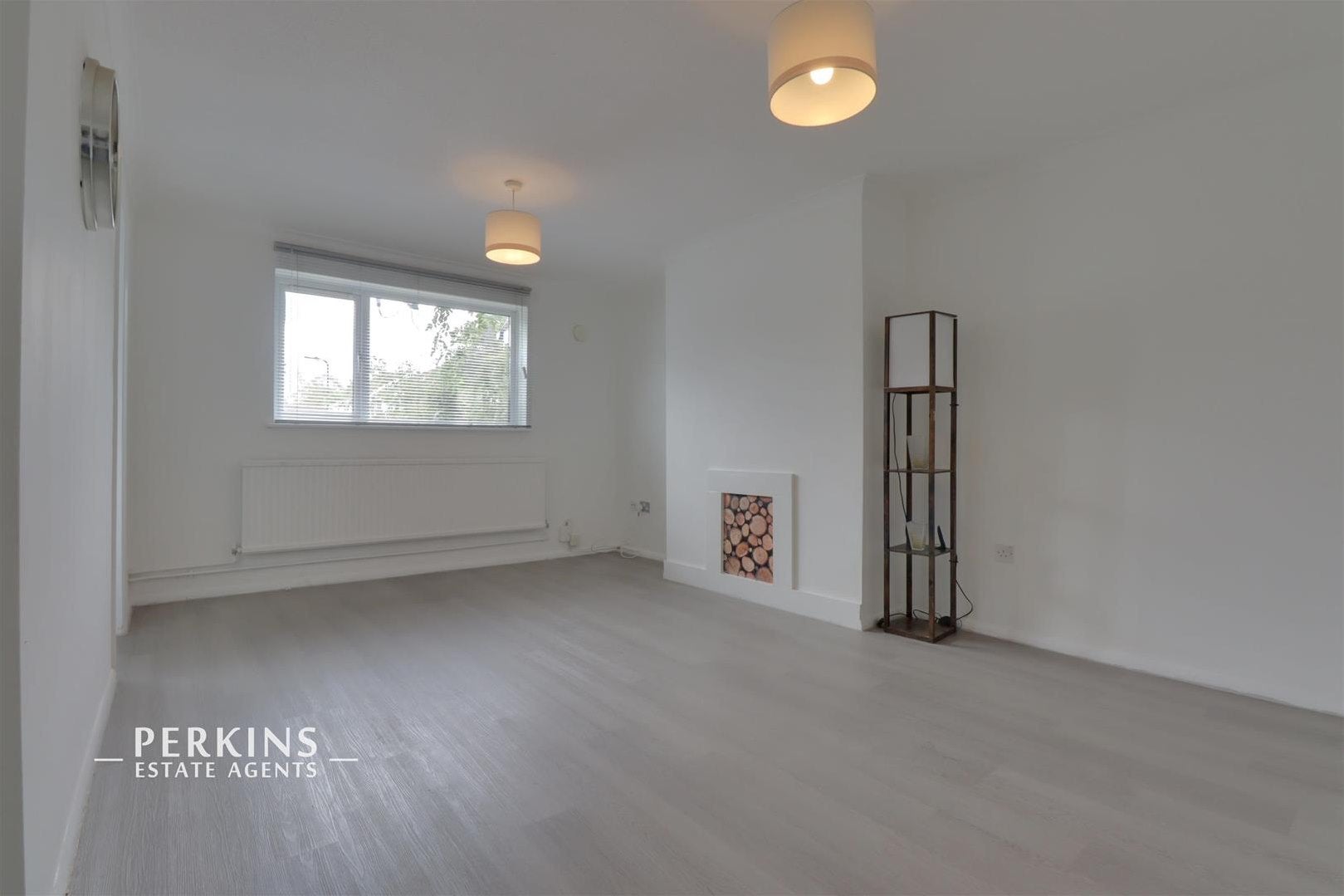 Flat Hazelmere Walk in Greater London