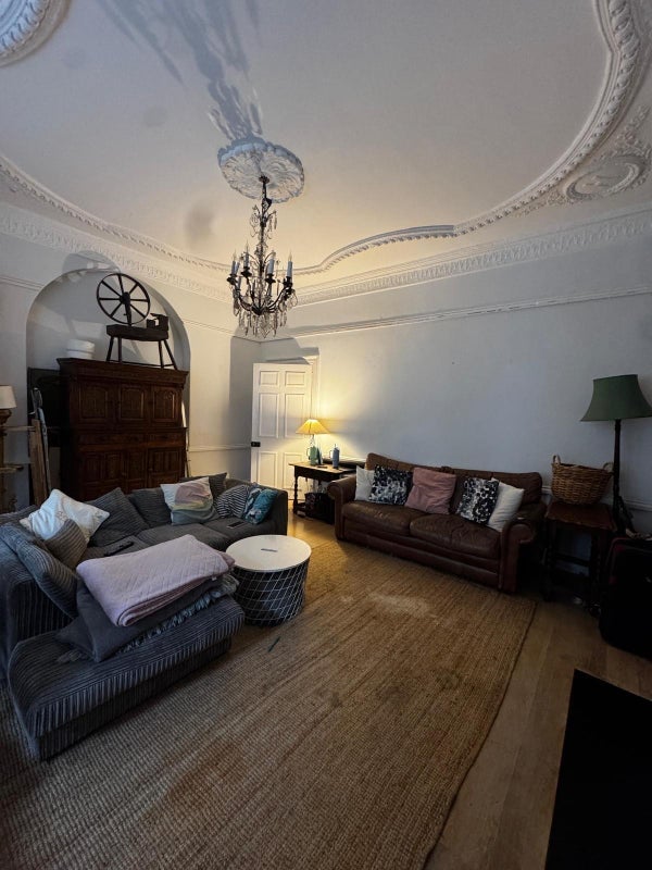 Room Grantham Road in Greater London