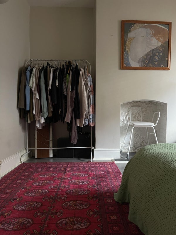 Room Floyd Road in Greater London