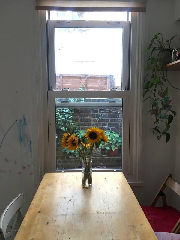 Room Floyd Road in Greater London