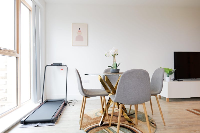 Flat Harrow Manorway in Greater London