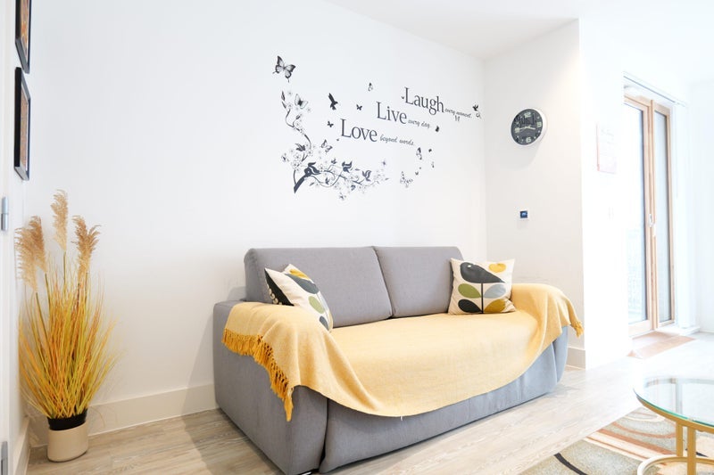 Flat Harrow Manorway in Greater London