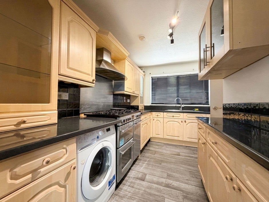 Flat Huxley Close in Greater London
